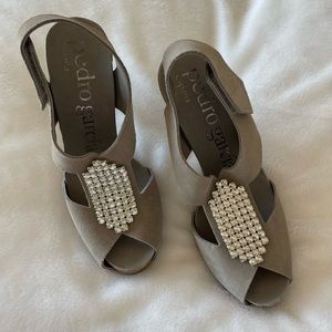 Pedro Garcia Gray Heels 38